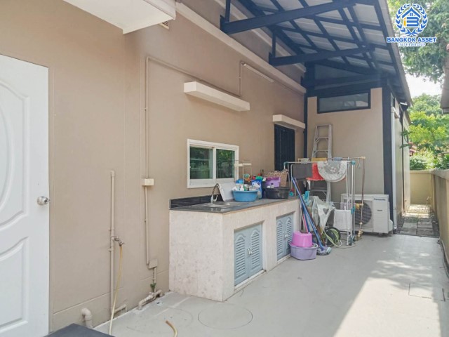 *****บ้านเดี่ยวมือสองย่านกรุงเทพฯ ม.ปัญฐิญา สุวินทวงศ์ เนื้อที่กว้างกว่า 90 ตร.ว. ฟังก์ชัน 3 ห้องนอน 3 ห้องน้ำ ที่จอดรถ 4 คัน บ้านสภาพสวย ต่อเติมครบพร้อมเข้าอยู่ได้ทันที! บนทำเลแห่งการเดินทาง ใกล้รถไฟฟ้าสายสีชมพู "สถานีมีนบุรี" และทางด่วน "ศรีรัช-วงแหวนรอบนอก" จองเลย!